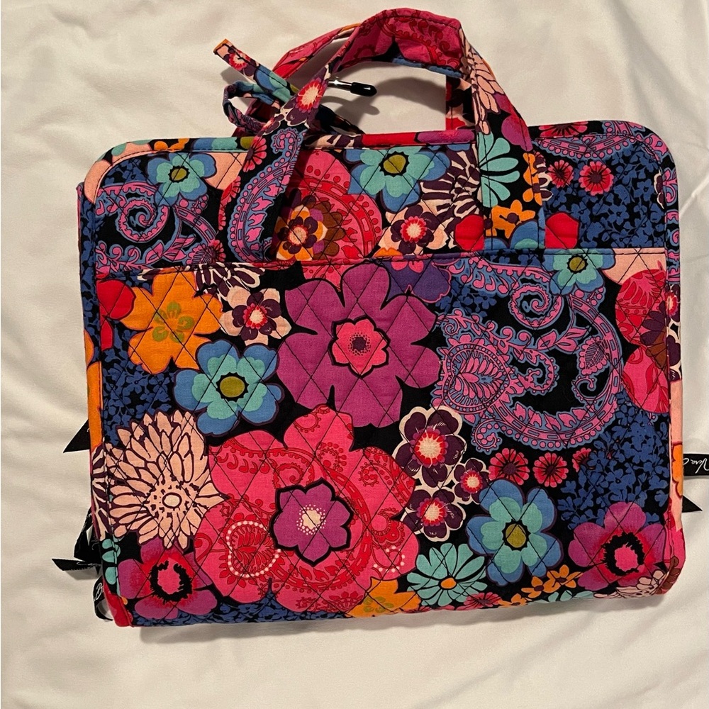 Hanging toiletry/cosmetic bag